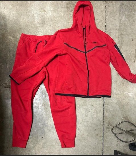 Red Full Nike Tech