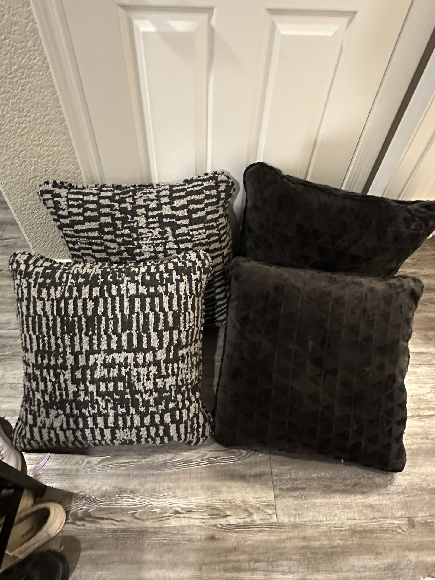 Large Throw Pillows For A Couch- NEW