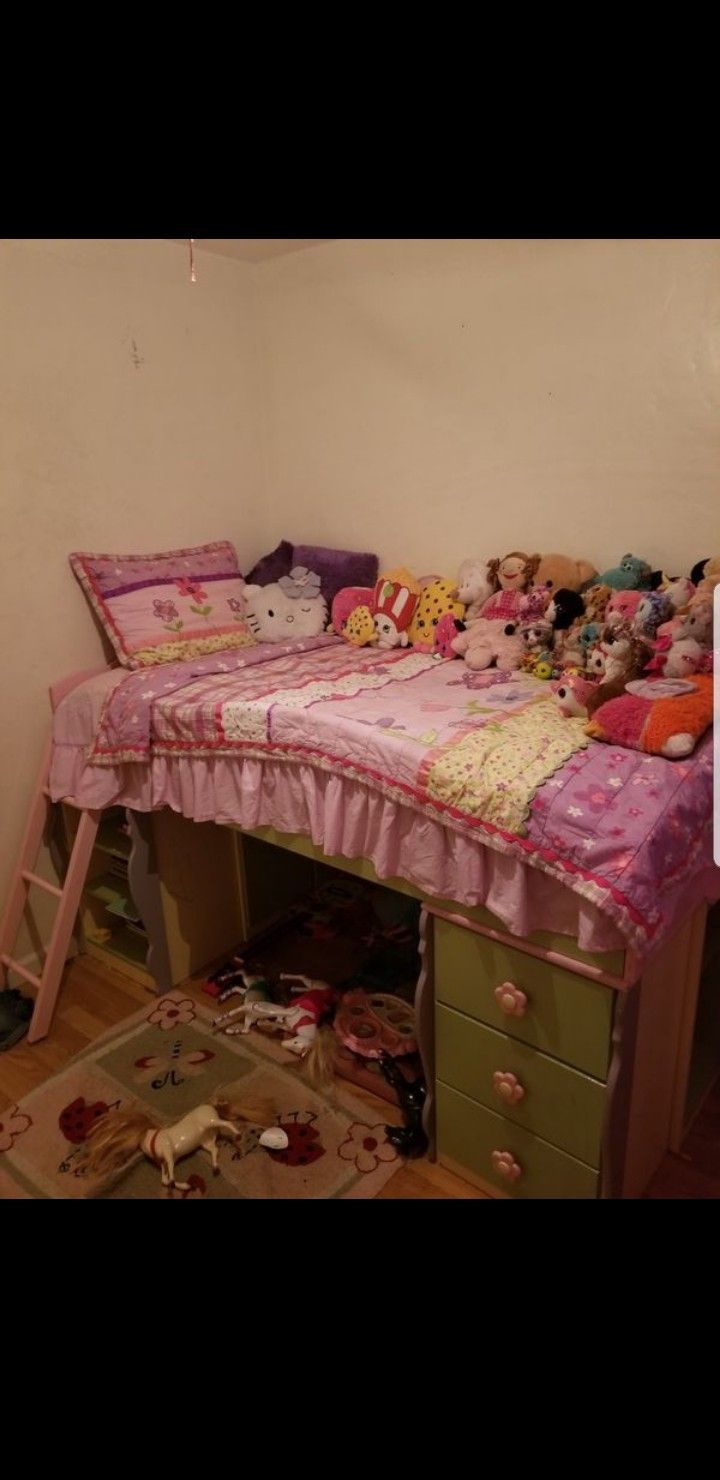 Twin Size girls bedroom set