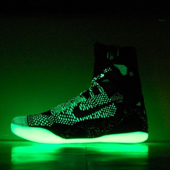 Nike Kobe 9 Elite “All Star” Collectable Sneaker