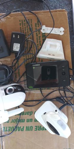 A,LOREX WIRELESS CAMERAS SYSTEM INDOORS