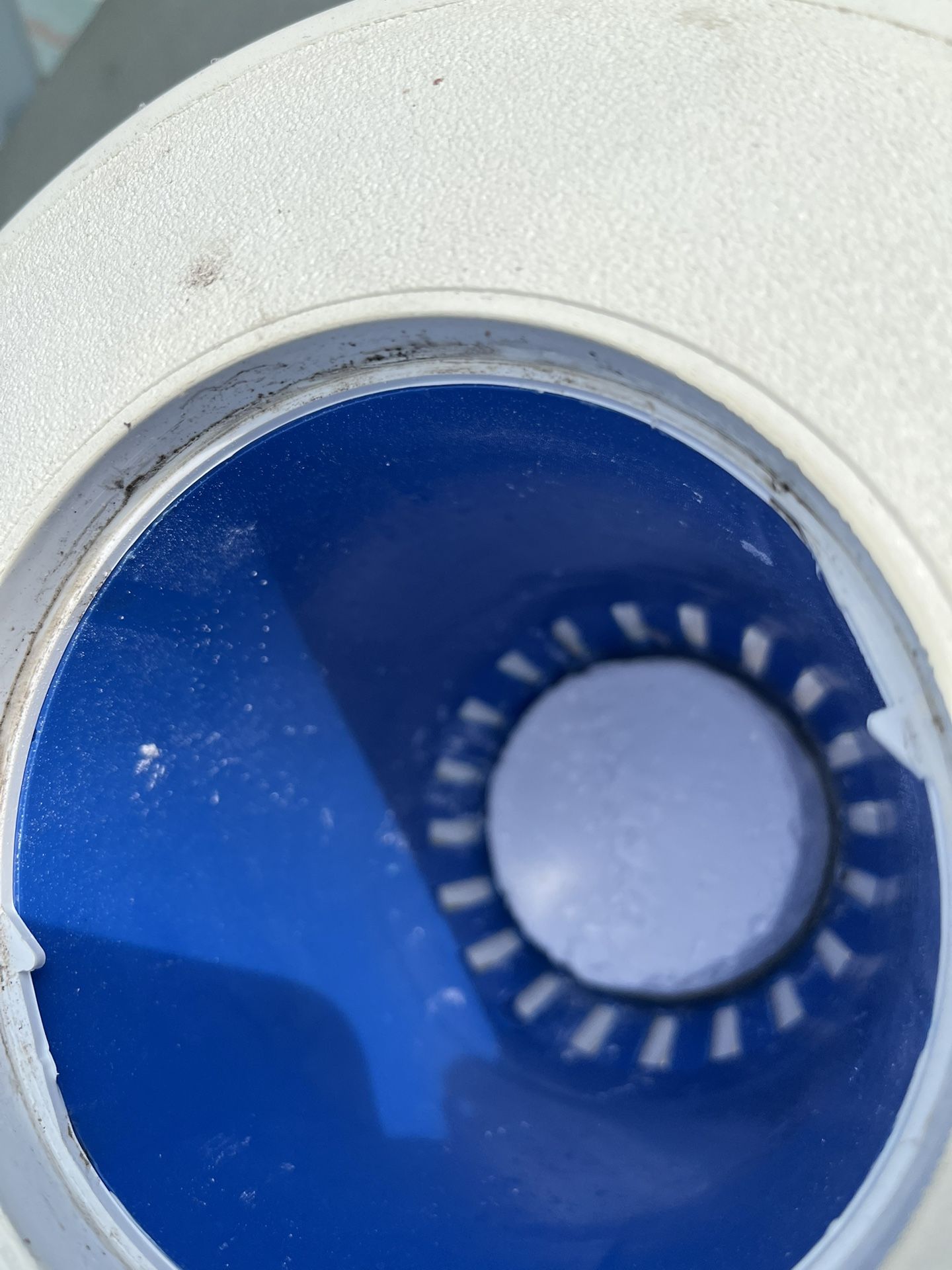 Floating tablet dispenser for a pool