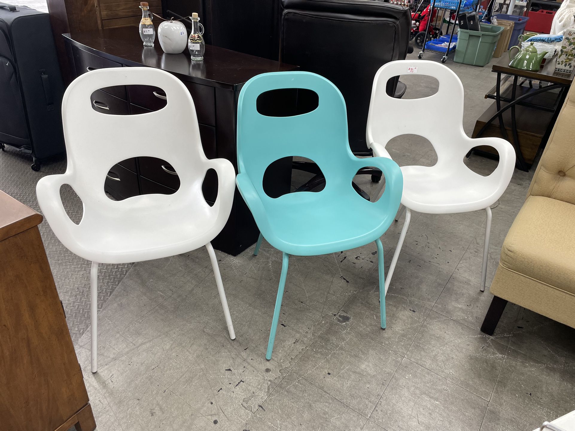 Set Of 3 Stackable Chairs
