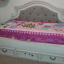 Twin Size Princess Day Bed W/storage Trunk