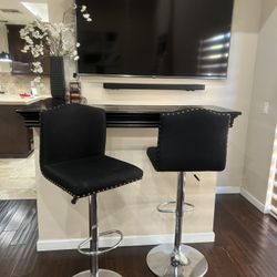 2 Bar stools