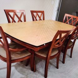 Bassett Dining Table With Six Chairs (Made In North Carolina....NOT China)