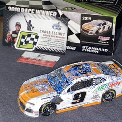 Chase Elliot 2019 Autographed 1 of 348 