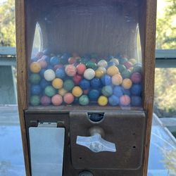 1930s Victor Penny Gumball Machine