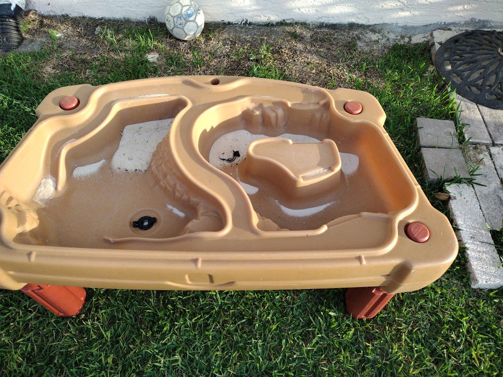 Sand/ Water Play Station 