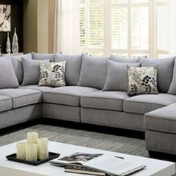 Brand New Super Plush Light Grey U-Shaped Sectional Sofa (Pillows Included)