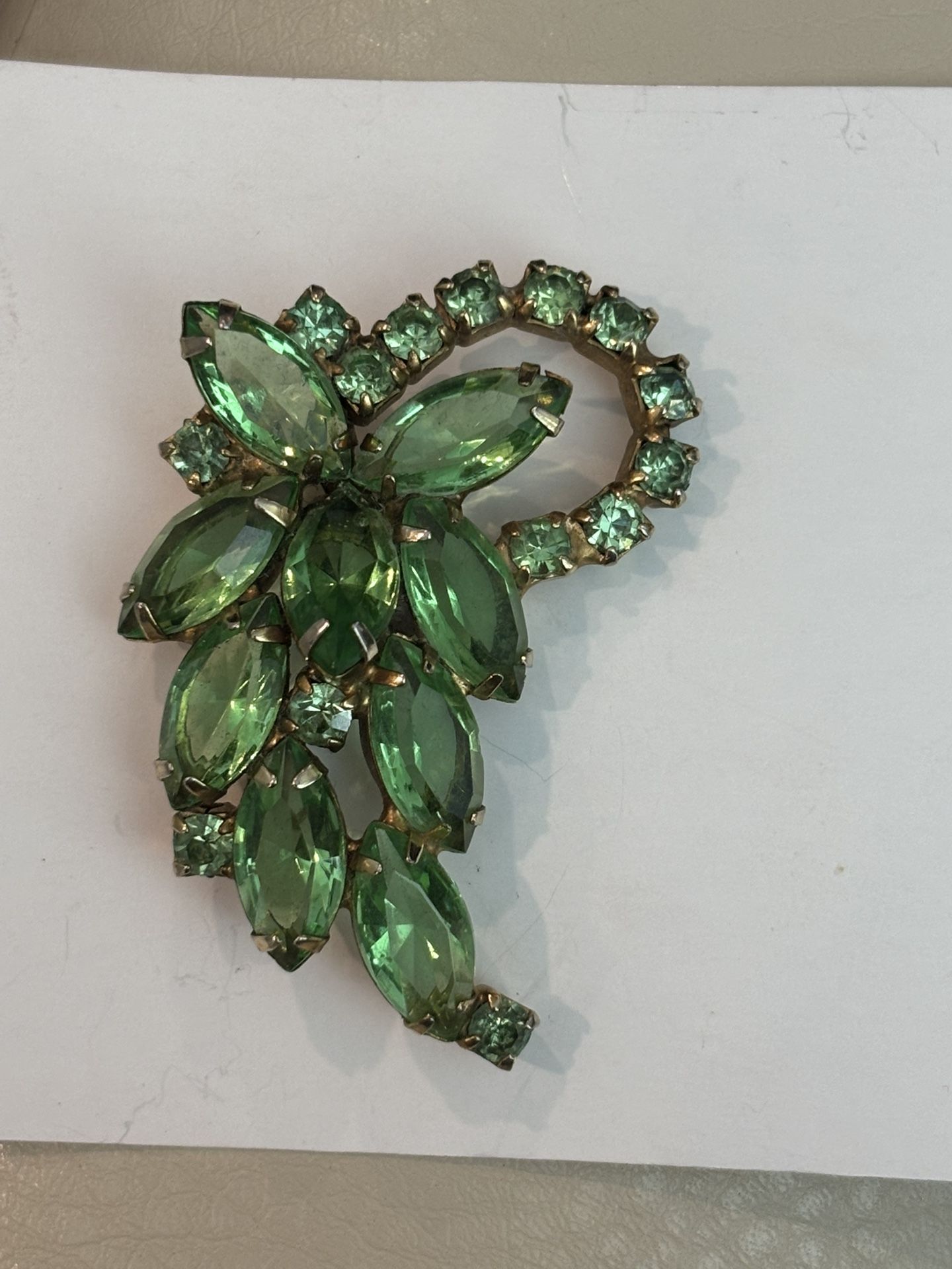 30’s Style Brooch, Lime/Mint Green. 