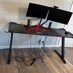 Video gaming Table With Monitors 