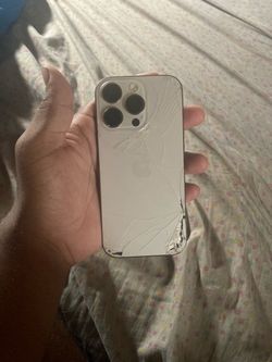Apple iPhone Pro – Cracked Back Glass