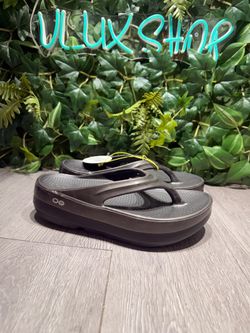 OOFOS OOmega OOlala Comfort Flip Flops Women's Luxe Size 8 Titanium Thong