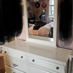 White Wooden Bedroom Set