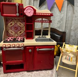Doll Our Generation Kitchecn and hamper basket 18” dolls