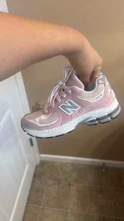 Girls new balance shoes