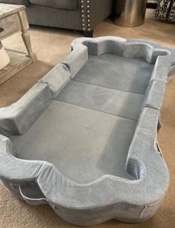 Portable toddler bed