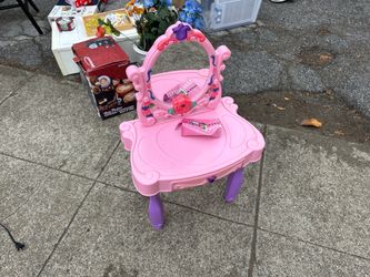 Barbie Make Up Table