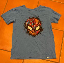 Disney Store Marvel Boys Spiderman Shirt size M 7/8