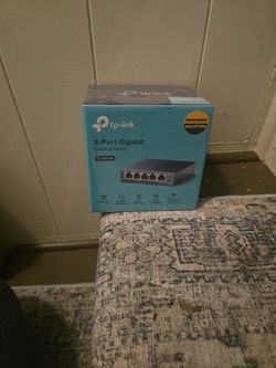 TP-Link TL-SG105, 5 Port Gigabit Unmanaged Ethernet Switch, Network Hub, Ethernet Splitter, Plug & Play, Fanless Metal Design, Shielded Ports, Traffic