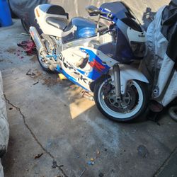 1999 GSXR 600