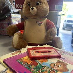 Vintage Teddy Ruxpin Bear 1985