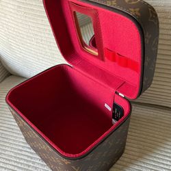 Vanity Cases💄