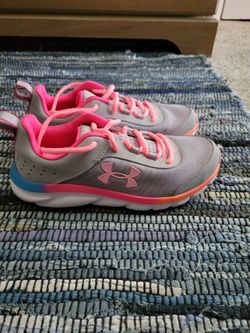 youth girl under armour 5y gray and pink 
