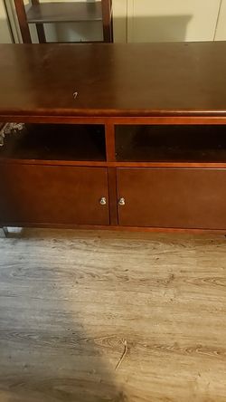 Entertainment center