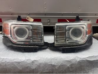 2010 Ford fleex head lights