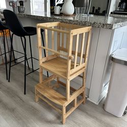 Kids kitchen stand