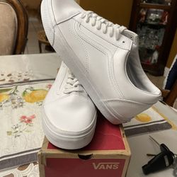 VANS SIZE 12 TRUE WHITE LEATHER NEW 