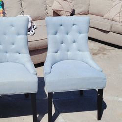Chairs / Sofas
