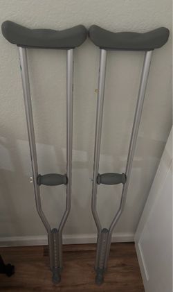 Hugo Crutches for 5’2”-5’10” Person