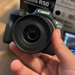 Canon EOS R50