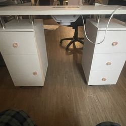Nail Desk