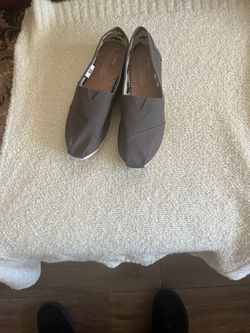 Toms size 9