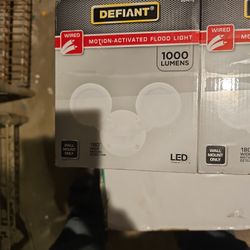 Defiant Motio. Security Light 6 Available 