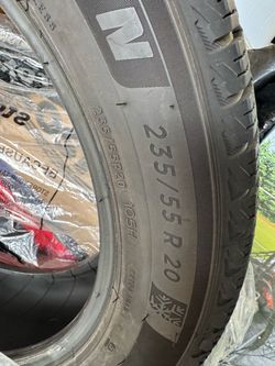 Like new 235/55r20 Michelin / snow / winter tires