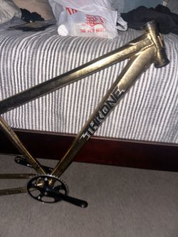 Gold throne da goon 29in frame