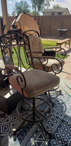 2 Outdoor Metal Bar Stools
