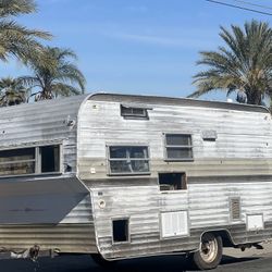 Vintage 1972 Red Dale Travel Trailer Tows Great 