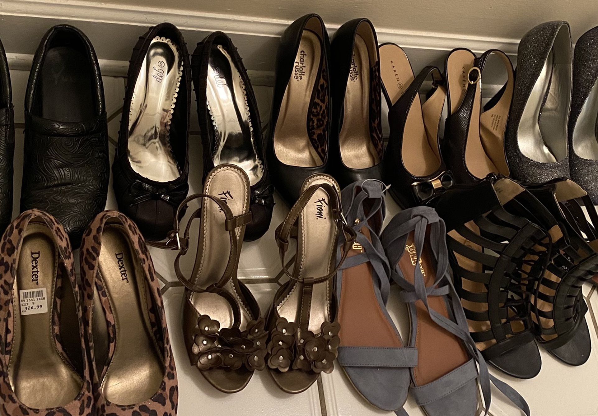 Size 9 Women’s Heels ( All Included For The Price)
