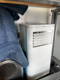Free standing room to room air conditioner