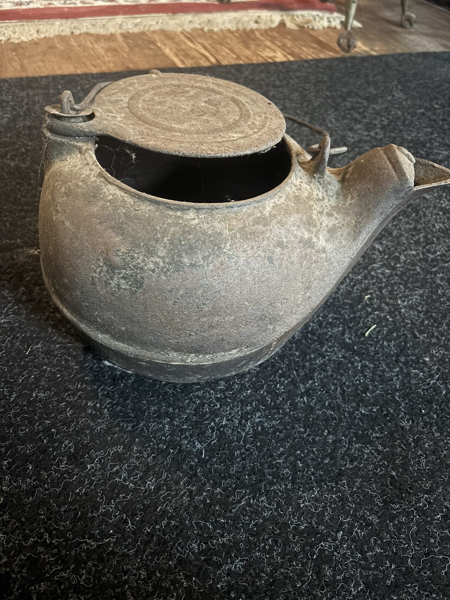 Extremely Heavy and Well Made Cast Iron Kettle.