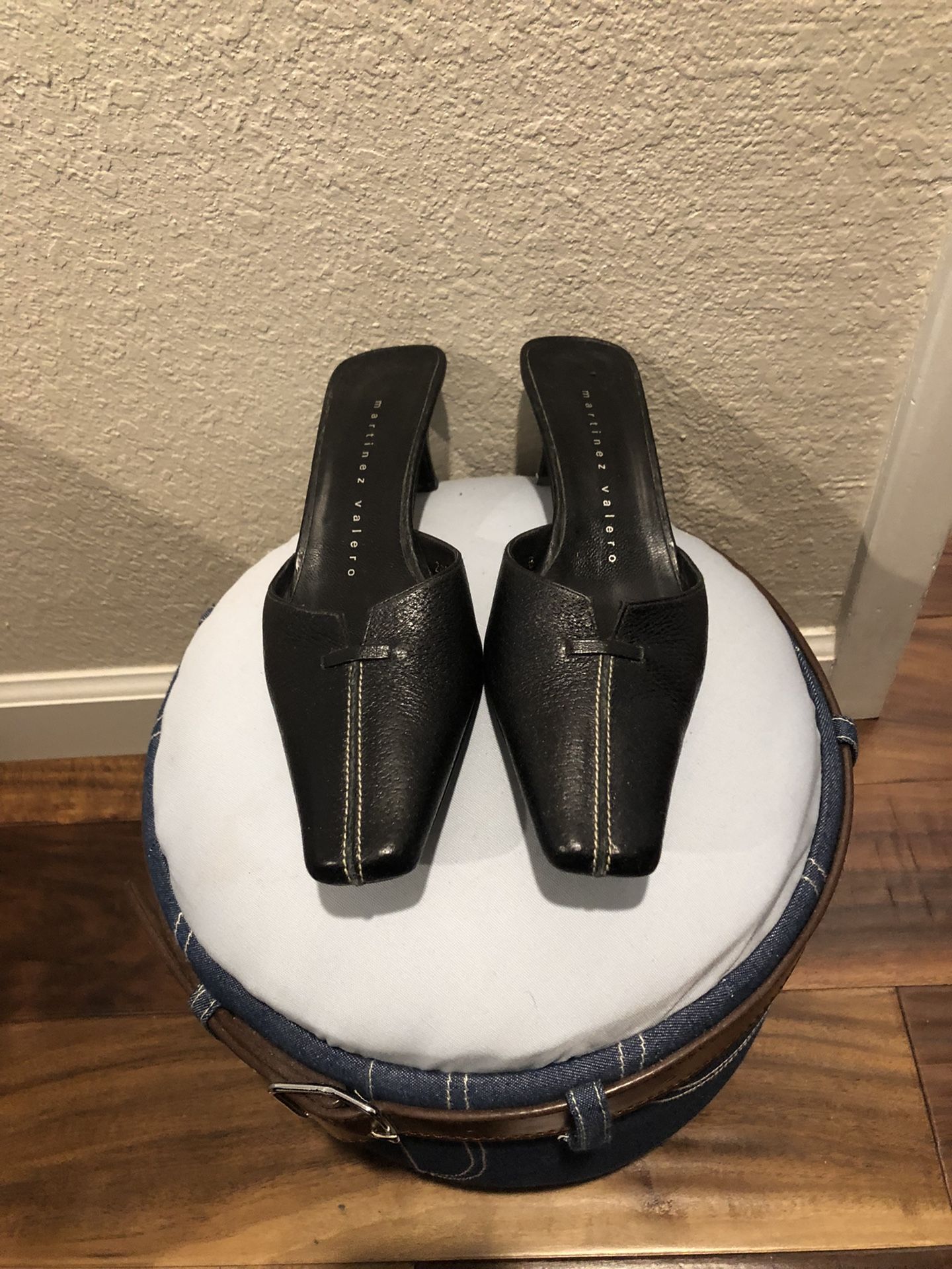 Martinez Valero Black Slides