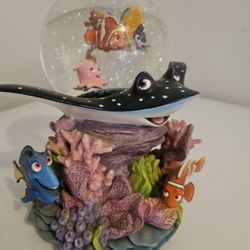 Finding Nemo Snow Globe