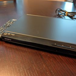 Sony DVP-SR210P DVD / CD Player