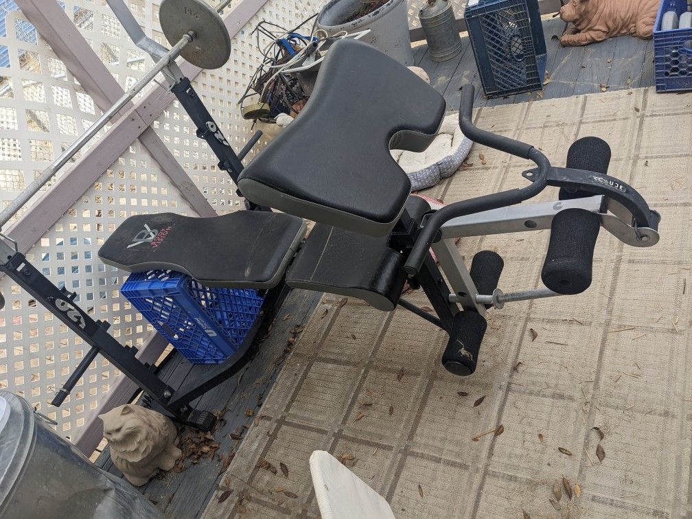 Body Vision 620 Weight Bench/Leg Lift/Curl Bar With Weights And Weight Bar